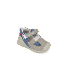 252176 Canvas Vented Shoe